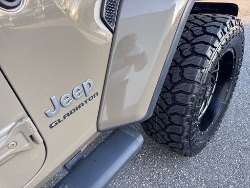 Used 2020 Jeep Gladiator Overland image 10