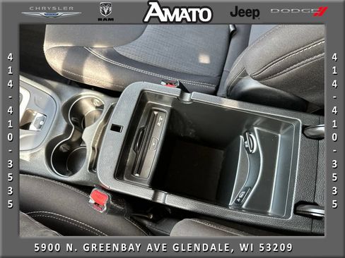 Used 2015 Jeep Cherokee Latitude FWD image 29