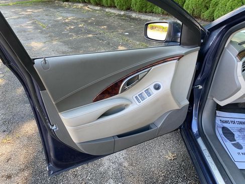 Used 2013 Buick LaCrosse Leather FWD image 10