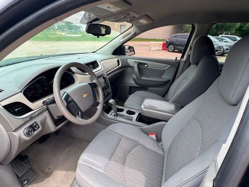 Used 2013 Chevrolet Traverse LS FWD image 9