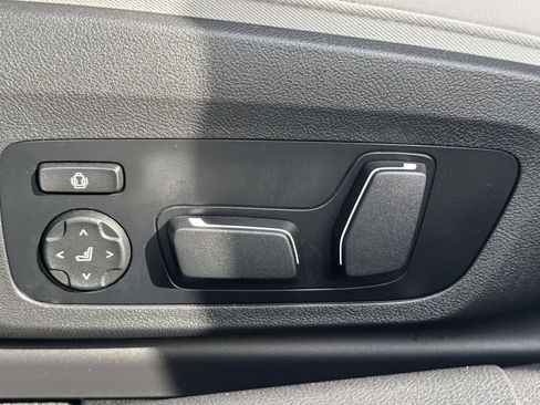 Used 2025 BMW M3 w/ Executive Package RWD image 29