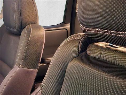 Used 2022 Nissan Frontier SV w/ Technology Package RWD image 8