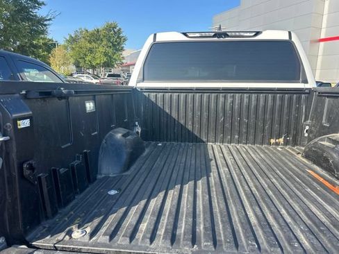 Used 2025 Toyota Tundra Limited AWD/4WD image 8