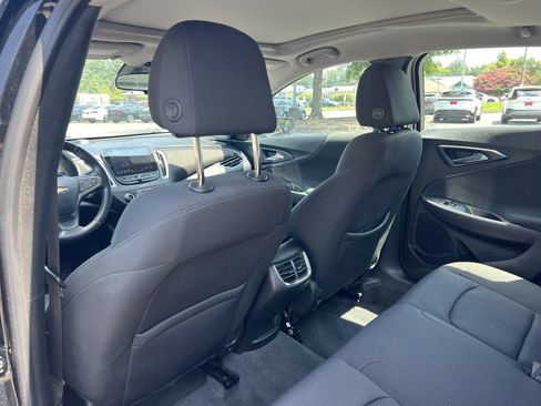 Used 2021 Chevrolet Malibu LT w/ Midnight Edition FWD image 17