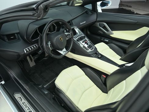 Used 2014 Lamborghini Aventador LP 700-4 AWD/4WD image 2
