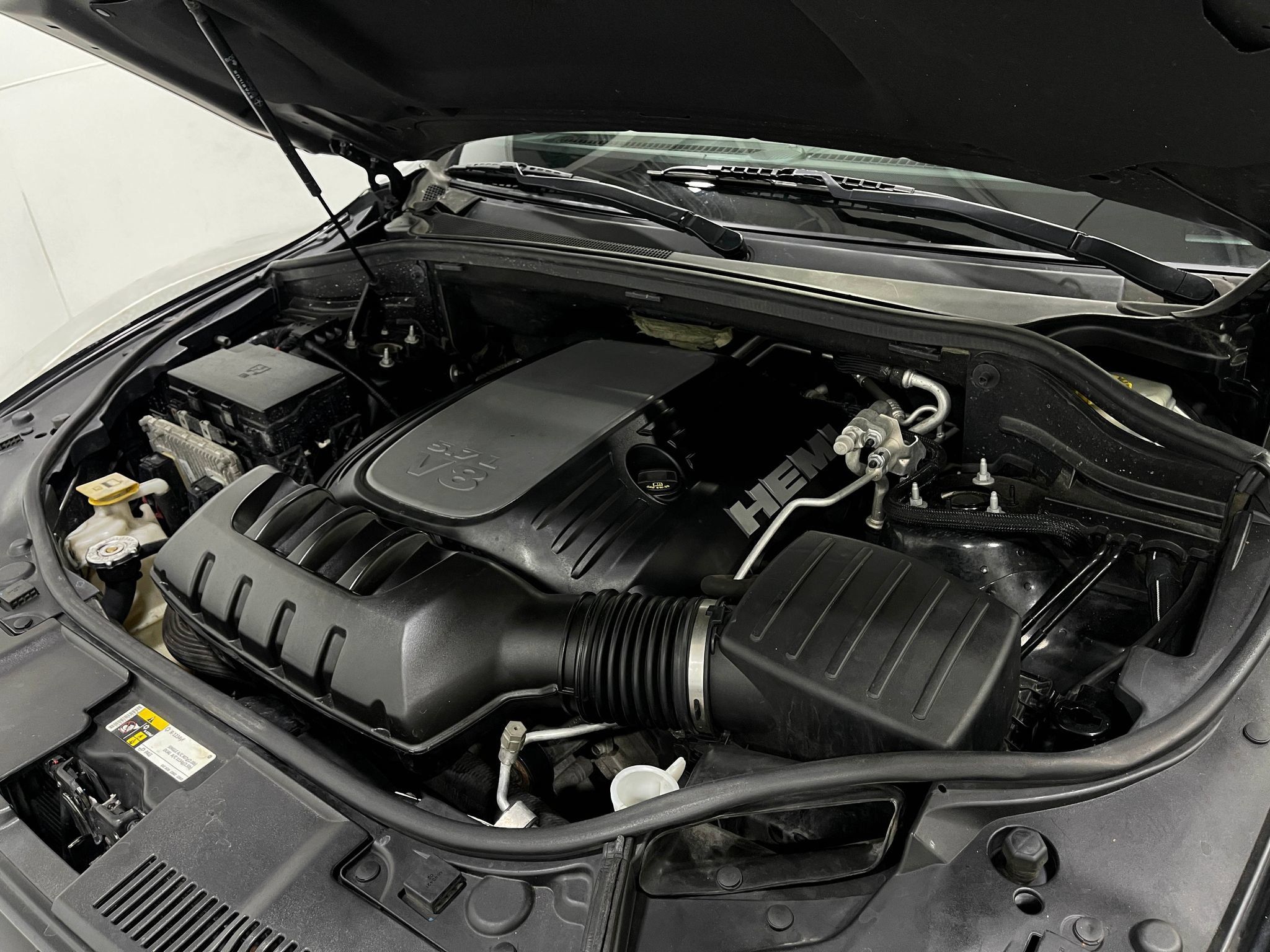Used 2020 Dodge Durango R/T w/ Blacktop Package AWD/4WD image 27