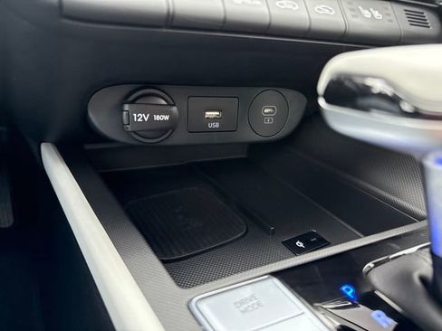 Certified 2025 Hyundai Elantra Limited image 47