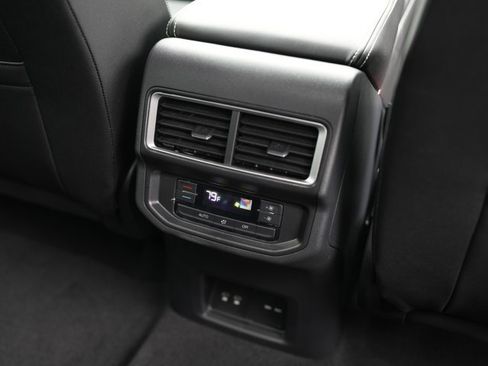 Used 2025 Volkswagen Atlas SE AWD/4WD image 30