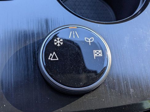 Used 2023 Nissan Rogue SV image 26