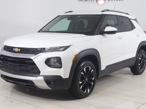 Used 2023 Chevrolet TrailBlazer LT AWD/4WD image 5