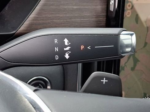 Used 2025 GMC Acadia Denali image 15