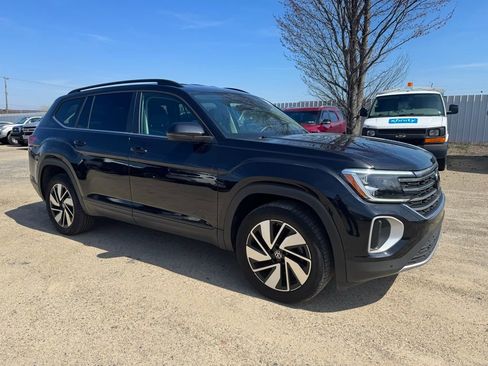 Used 2025 Volkswagen Atlas SE image 7