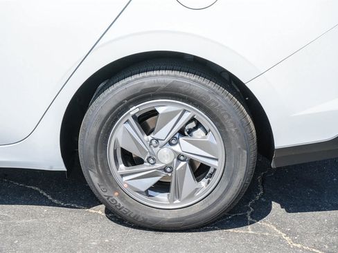 New 2025 Hyundai Elantra SE w/ Cargo Package image 12