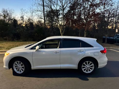 Used 2012 Toyota Venza XLE image 13