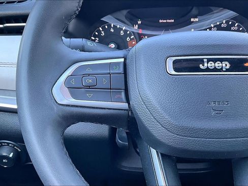 Used 2025 Jeep Compass Limited AWD/4WD image 20