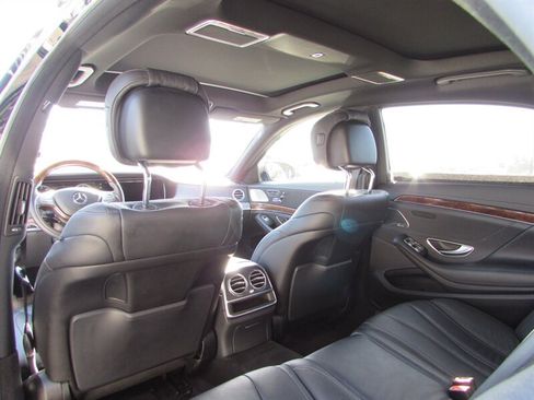Used 2015 Mercedes-Benz S 550 Sedan image 24