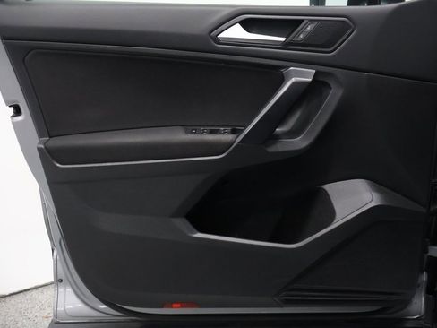 Used 2021 Volkswagen Tiguan S image 12