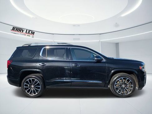 Used 2020 GMC Acadia Denali w/ Technology Package FWD image 2