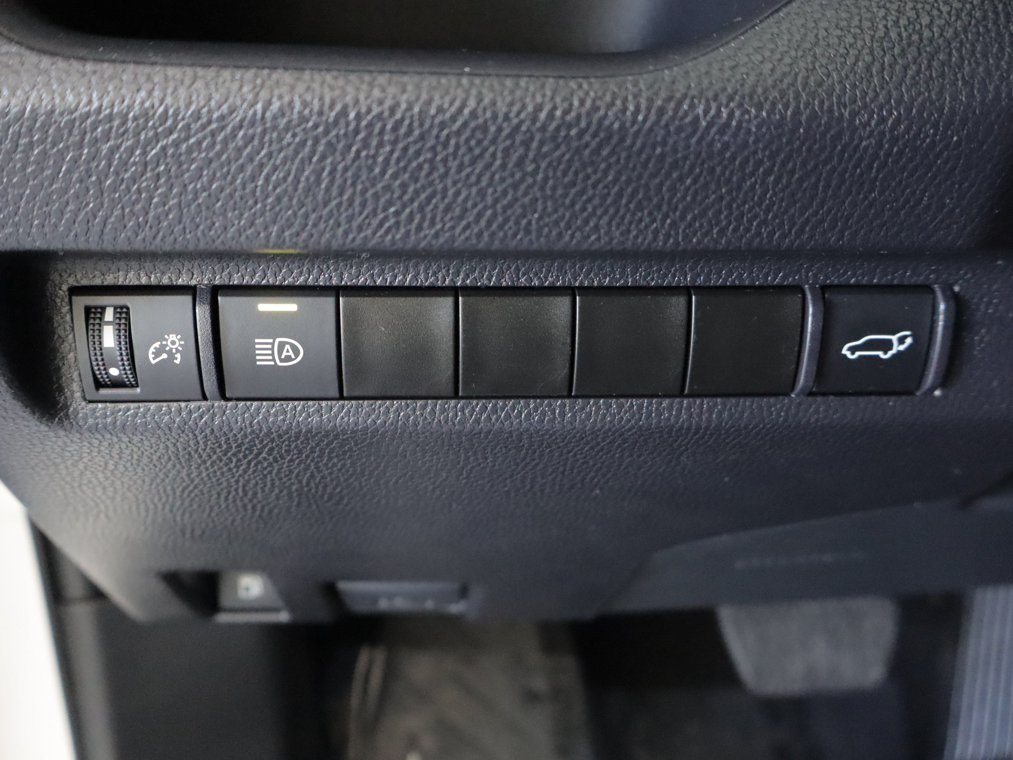 Used 2024 Toyota RAV4 XLE w/ Convenience Package AWD/4WD image 19