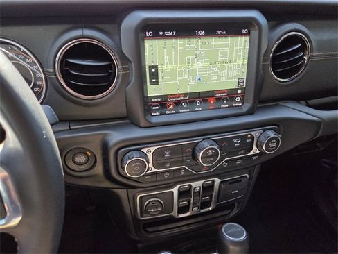 Certified 2023 Jeep Gladiator Overland image 25