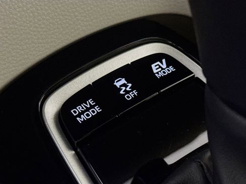 Used 2026 Toyota Corolla LE image 18