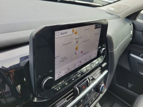 Used 2023 Nissan Pathfinder SL w/ SL Premium Package image 18