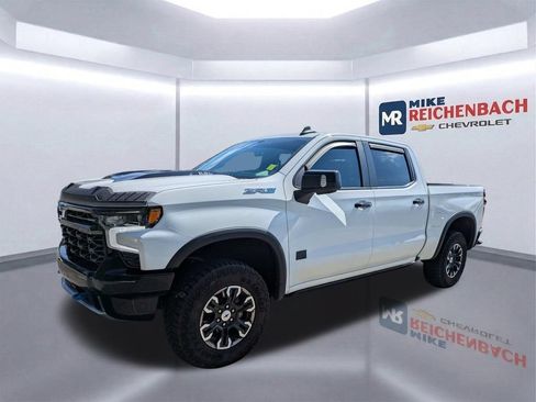 Used 2023 Chevrolet Silverado 1500 ZR2 w/ Technology Package AWD/4WD image 7