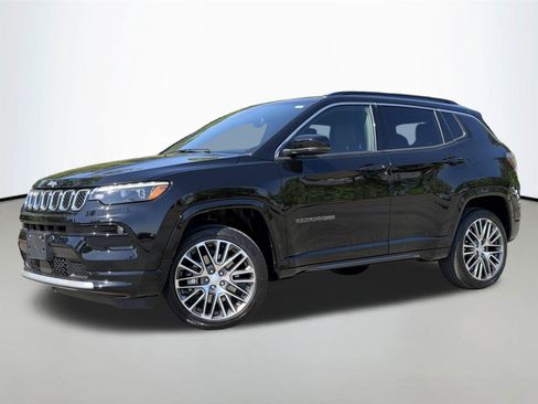 Used 2023 Jeep Compass Limited w/ Elite Group AWD/4WD image 1