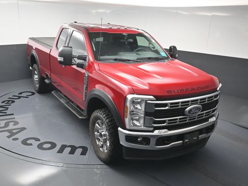 Used 2024 Ford F250 XLT w/ Snow Plow/Camper Package image 22