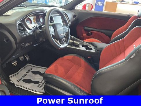 Used 2016 Dodge Challenger SRT Hellcat image 7