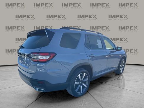 Used 2025 Honda Pilot Touring image 5