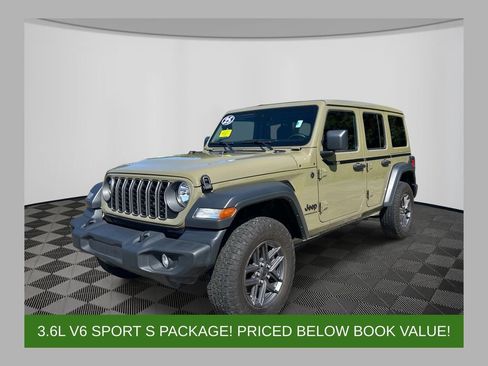 Used 2025 Jeep Wrangler Unlimited Sport AWD/4WD image 1