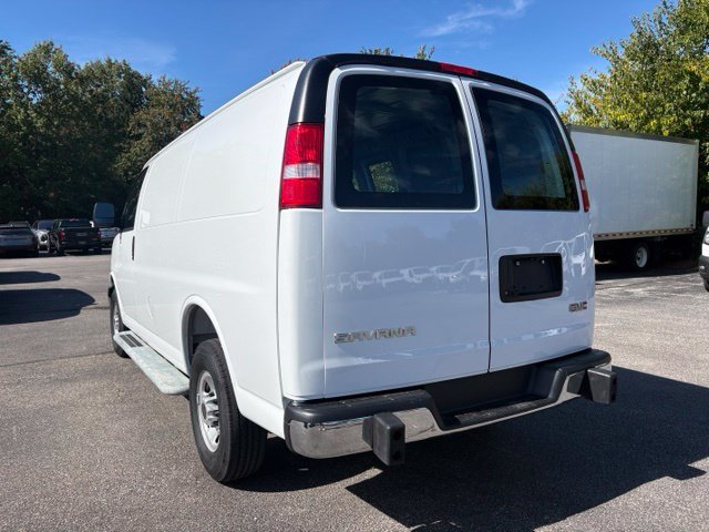 Used 2025 GMC Savana 2500 w/ Driver Convenience Package RWD image 3