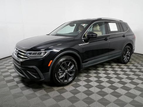 Certified 2023 Volkswagen Tiguan SE FWD image 26