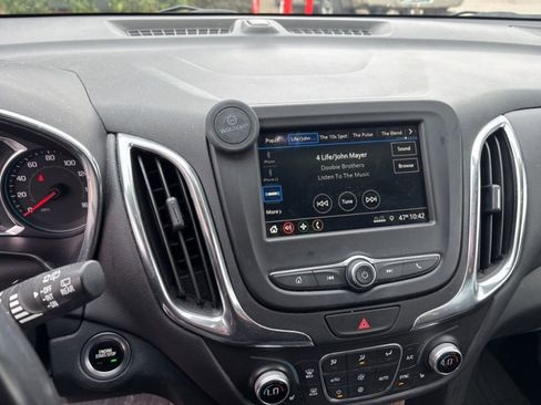 Used 2019 Chevrolet Equinox LT image 16