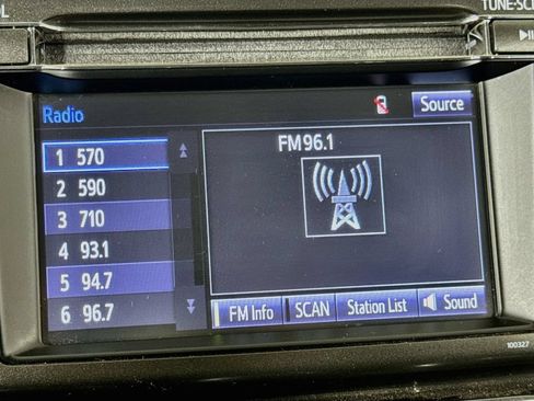 Used 2015 Toyota RAV4 LE FWD image 28