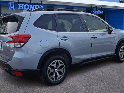 Used 2020 Subaru Forester Premium image 8