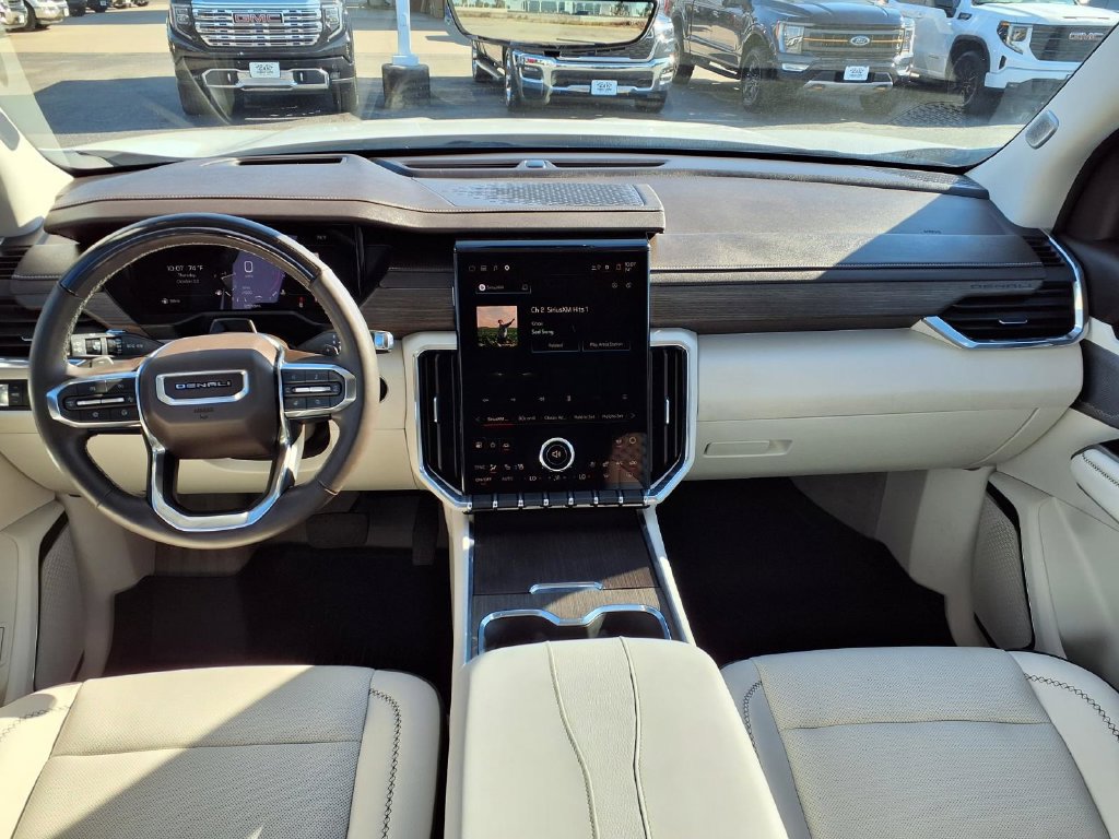 Certified 2025 GMC Acadia Denali w/ Super Cruise Package FWD image 3
