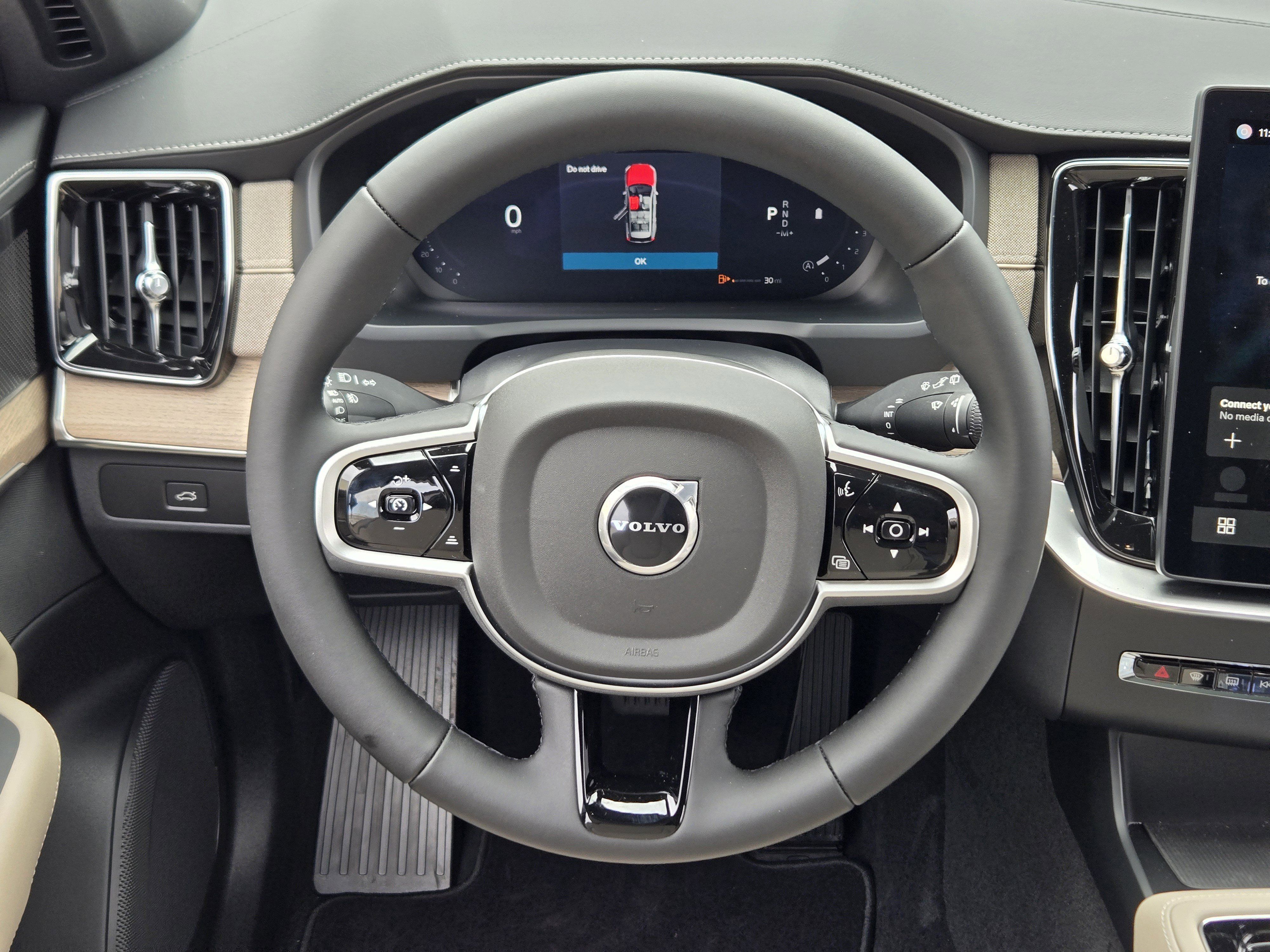 Used 2026 Volvo XC90 B6 Plus w/ Protection Package Premier AWD/4WD image 25