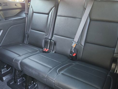 Used 2021 GMC Yukon Denali w/ Denali Premium Package image 11