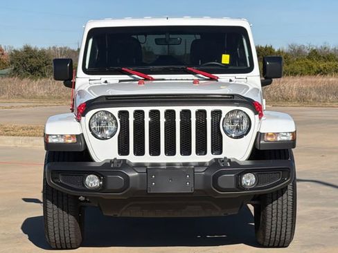 Used 2022 Jeep Wrangler Unlimited Sahara image 2