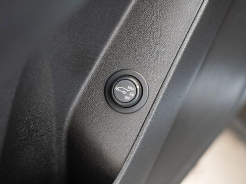 Used 2019 Chevrolet Equinox LT image 24