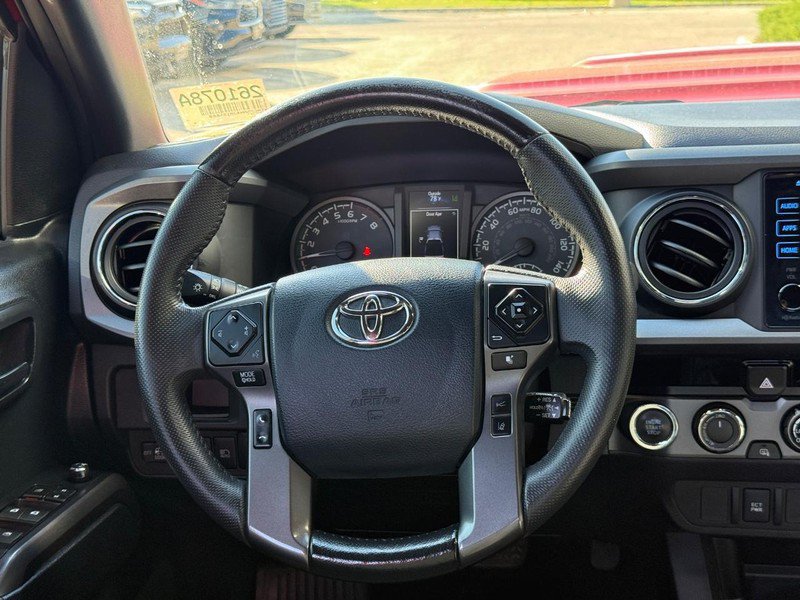 Used 2018 Toyota Tacoma TRD Sport AWD/4WD image 14