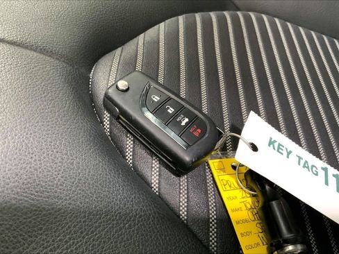 Used 2024 Toyota Camry SE FWD image 19