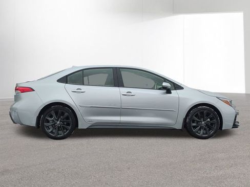 Certified 2025 Toyota Corolla SE image 4