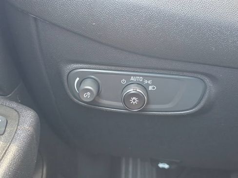 Used 2023 Chevrolet Equinox LS FWD image 31