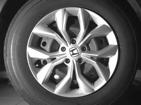 Used 2025 Honda HR-V Sport image 9