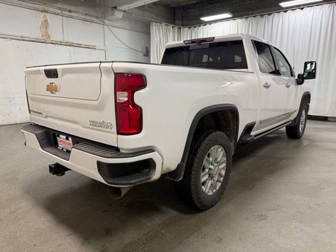 Used 2024 Chevrolet Silverado 3500 High Country w/ High Country Premium Package AWD/4WD image 7