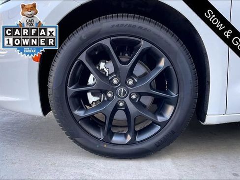Certified 2026 Chrysler Pacifica Limited w/ S Appearance Package FWD image 8