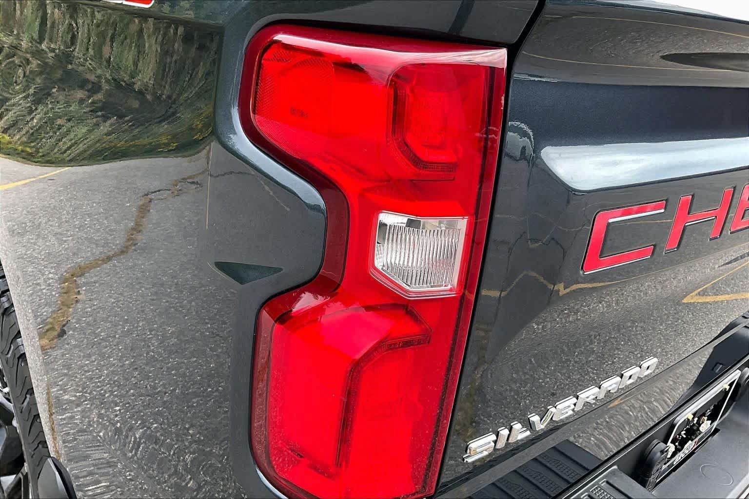 Used 2019 Chevrolet Silverado 1500 LT Trail Boss AWD/4WD image 28